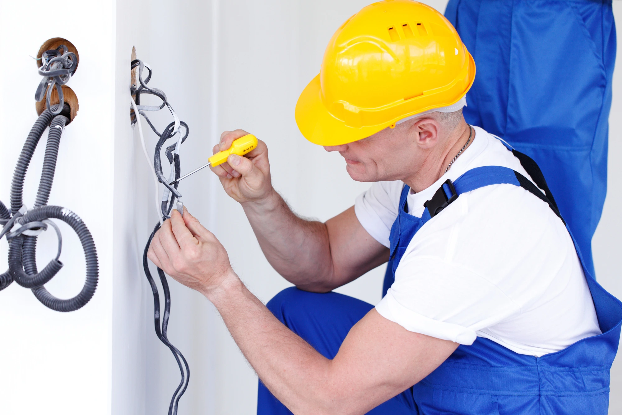 What Are the Benefits of Hiring a Lakewood, CO Licensed Electrician? | Doctor Fix It Plumbing, Heating, Cooling and Electric