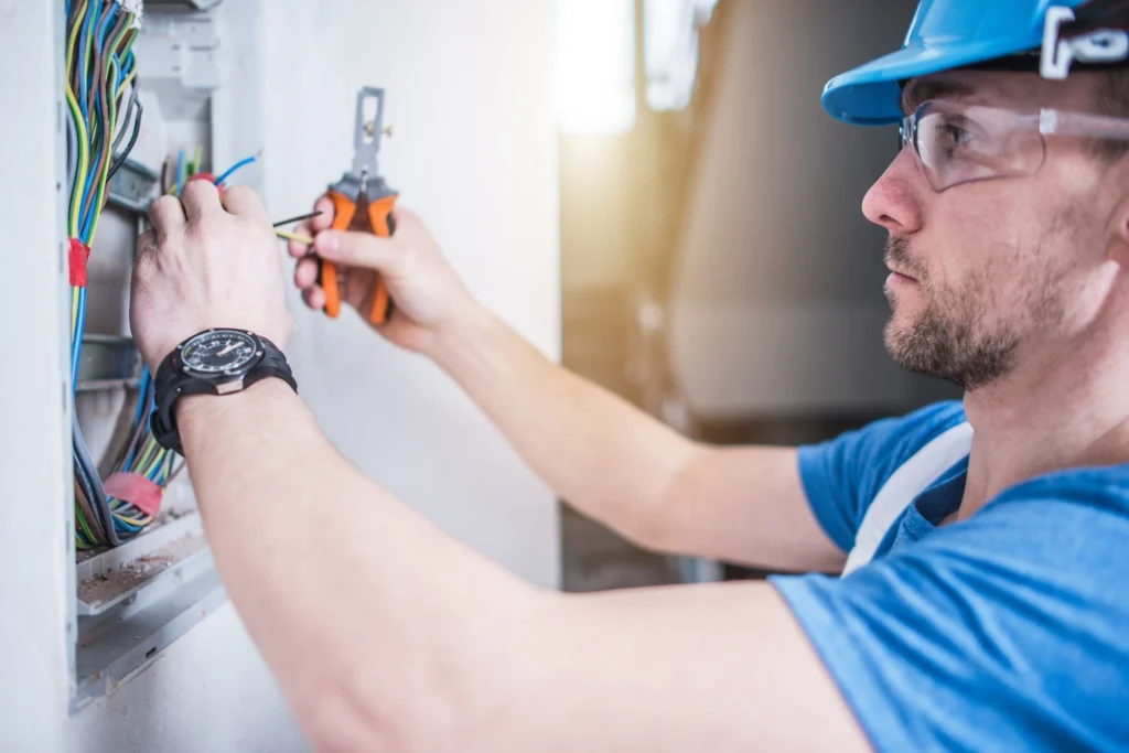 5 Qualities of a Great Qualified Local Electrician in Aurora, CO | Doctor Fix It Plumbing, Heating, Cooling and Electric